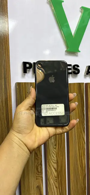 Apple XR 64 GB Black
