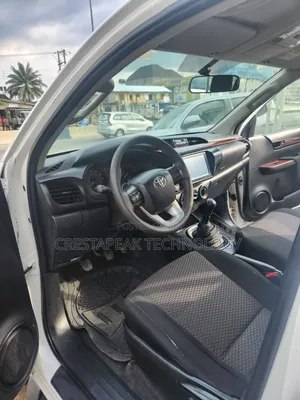 Toyota Hilux Revo Double Cab Petrol 2.7 AWD 2019 White