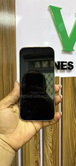 Apple iPhone 15 128 GB Green