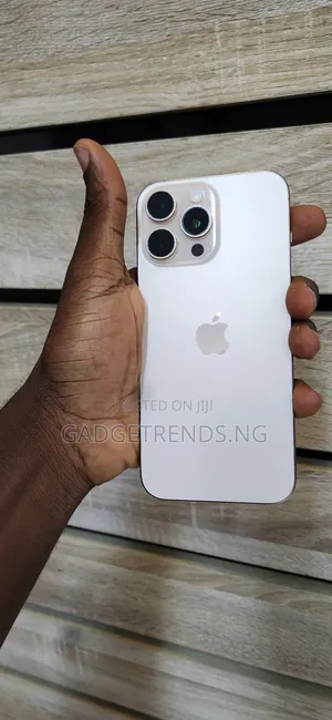 Apple iPhone 16 Pro Max 256 GB Gold