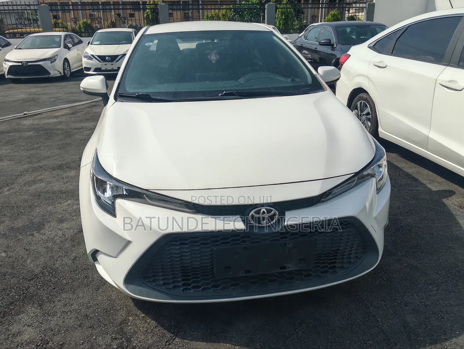 Toyota Corolla LE 2022 White