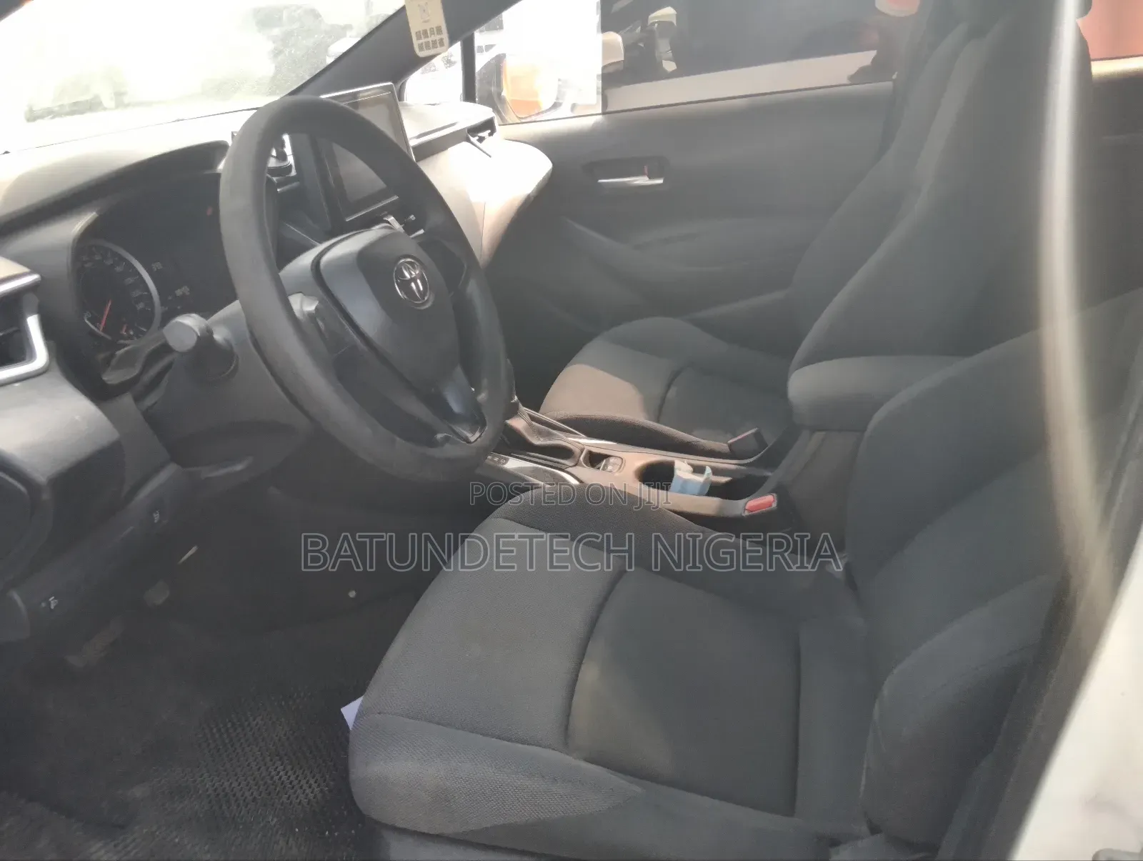 Toyota Corolla LE 2022 White