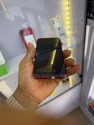 Apple iPhone 13 256 GB Red
