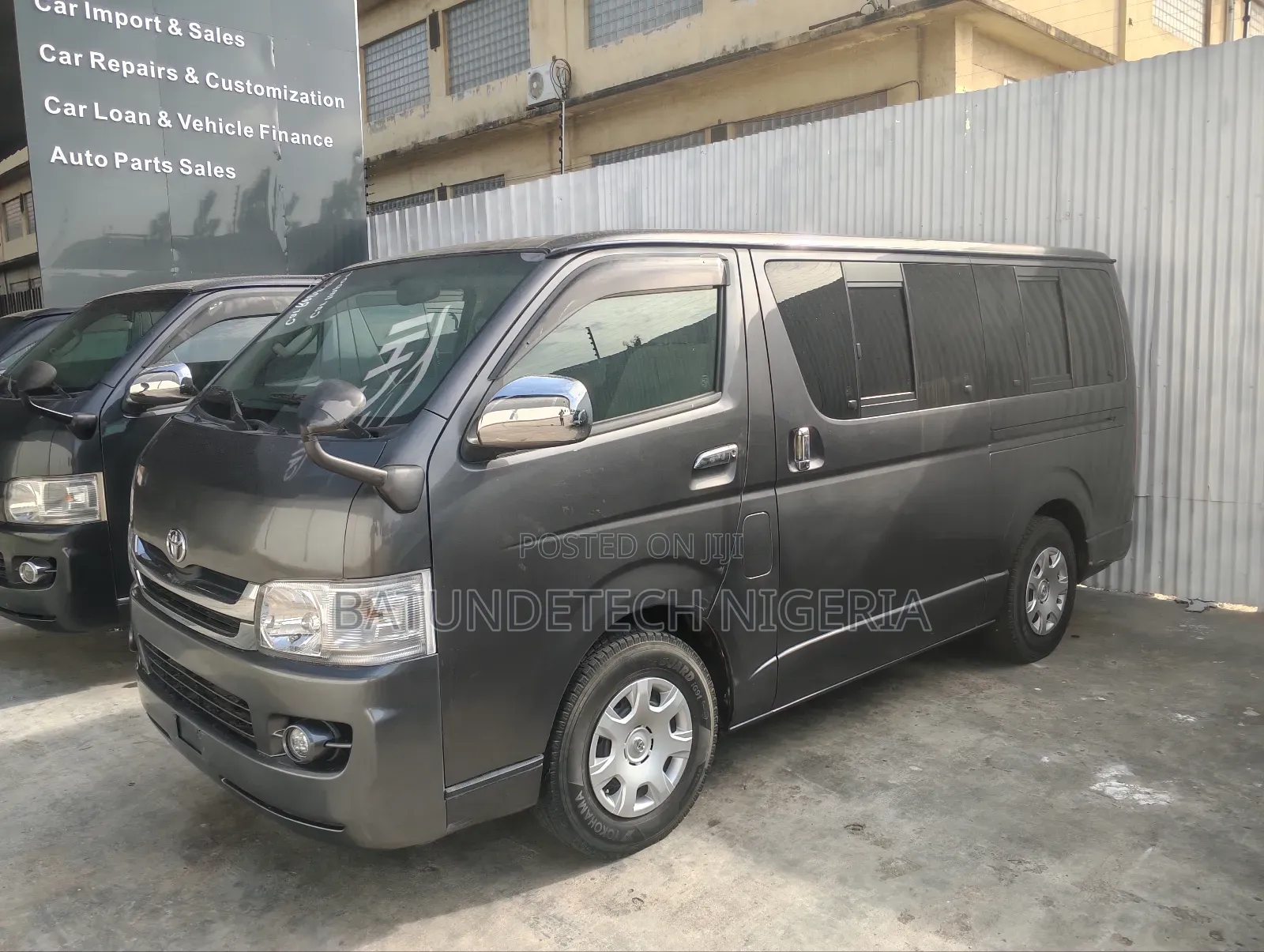 Toyota HiAce 2013 Black