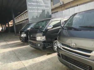 Toyota HiAce 2013 Black
