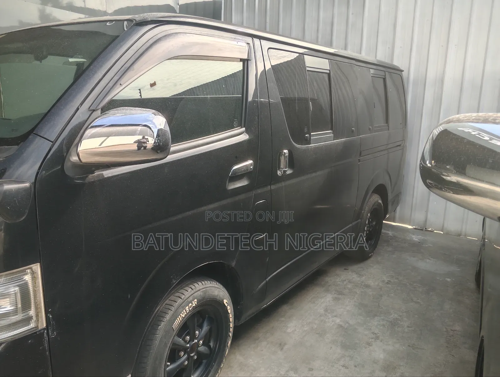 Toyota HiAce 2013 Black