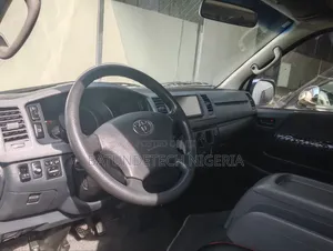 Toyota HiAce 2013 Black