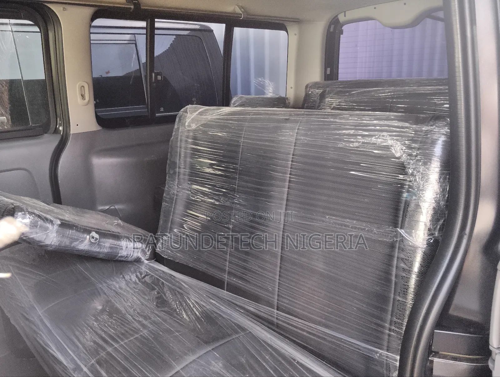 Toyota HiAce 2013 Black