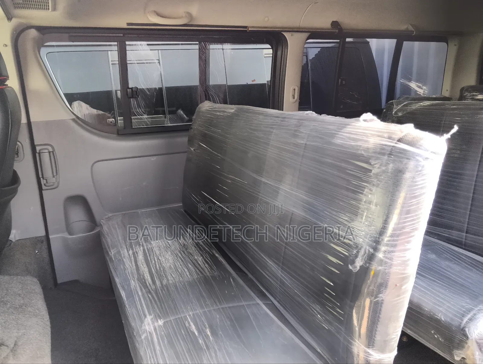 Toyota HiAce 2013 Black