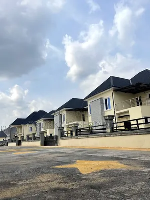 5bdrm Duplex in Wonderland, Awka for sale