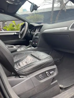 Audi Q7 2012 Black