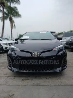 Toyota Corolla SE (1.8L 4cyl 6M) 2018 Black