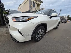 Toyota Highlander XLE AWD 2020 White