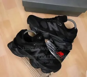 Original New Balance Sneakers ( FREE DELIVERY )