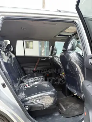 Toyota Highlander Limited 4dr SUV AWD (3.5L 6cyl 6A) 2014 Silver