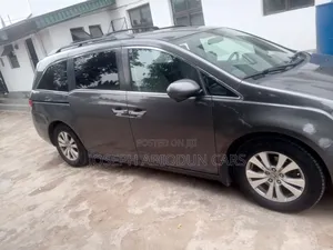 Honda Odyssey Touring Elite 4dr Minivan (3.5L 6cyl 6A) 2014 Gray