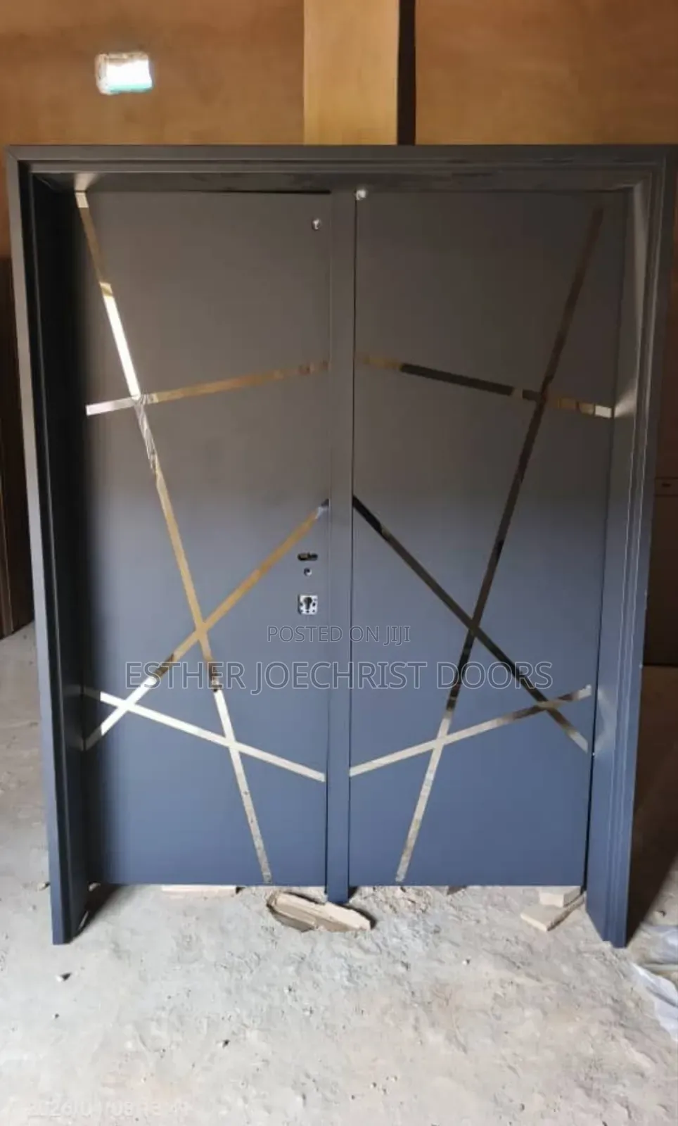 5ft by 7ft Isreali Silver Line Deco