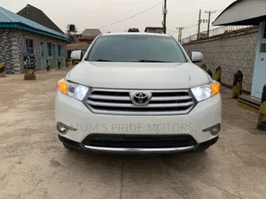 Toyota Highlander SE 3.5L 4WD 2013 White