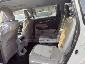 Toyota Highlander Limited V6 4x2 (3.5L 6cyl 6A) 2016 White