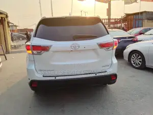 Toyota Highlander Limited V6 4x2 (3.5L 6cyl 6A) 2016 White