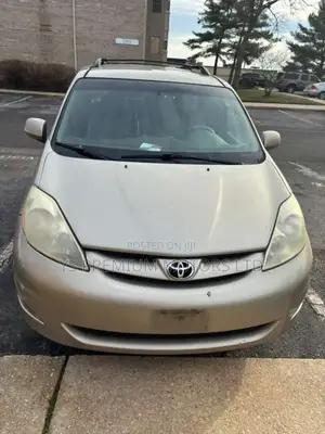 Toyota Sienna LE FWD 2006 Gold
