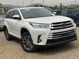 Toyota Highlander XLE AWD 2020 White