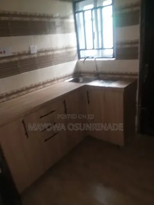 1bdrm Room & Parlour in Ologuneru for rent