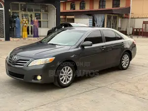 Toyota Camry XLE V6 4dr Sedan (3.5L 6cyl 6AM) 2010 Gray