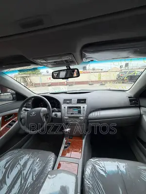 Toyota Camry XLE V6 4dr Sedan (3.5L 6cyl 6AM) 2010 Gray