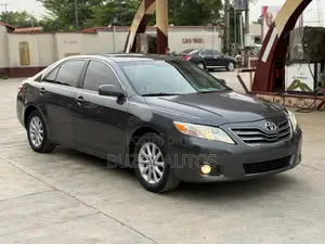 Toyota Camry XLE V6 4dr Sedan (3.5L 6cyl 6AM) 2010 Gray
