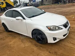 Lexus IS 250 Automatic 2012 White