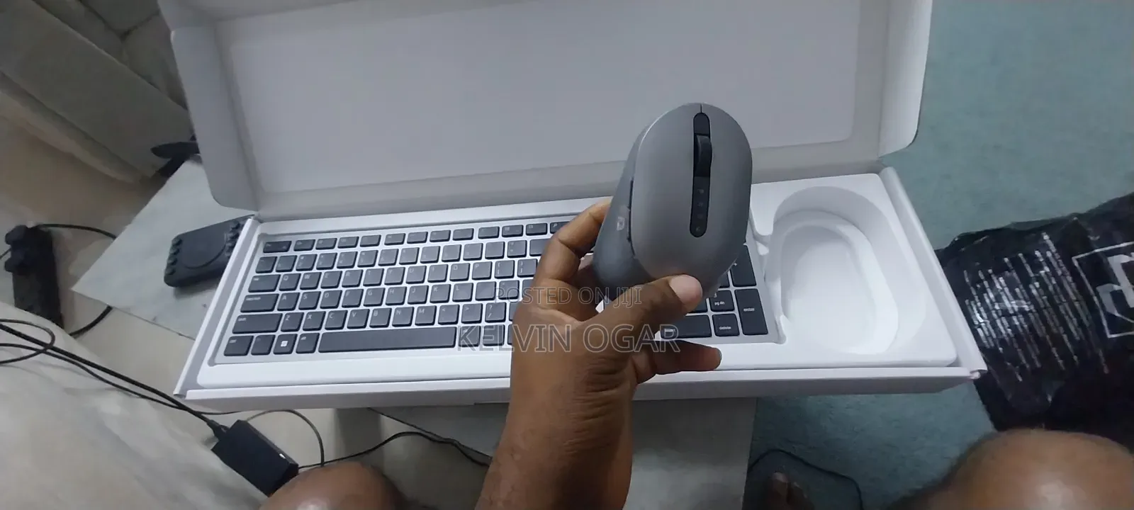 Dell Multi-Device Wireless Bluetooth Keyboard and Mouse (Km7321w)
