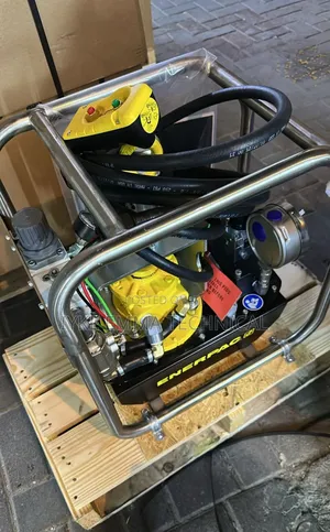 Enerpac Powapak Air Hydraulic Torque Wrench Pump Model Za4208tx-Qr0p