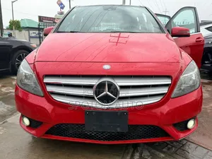 Mercedes-Benz B-Class 2018 Red