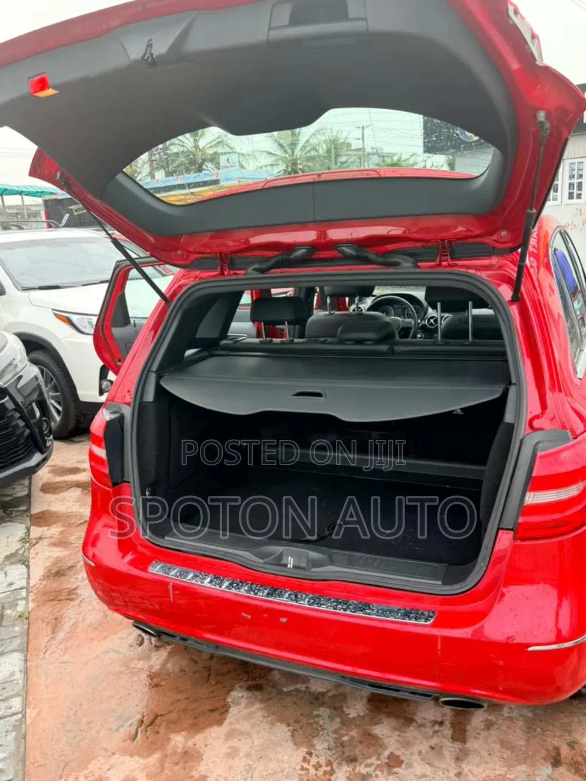 Mercedes-Benz B-Class B250 Petrol 2014 Red