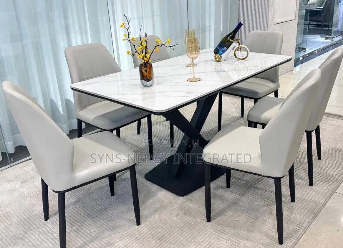 Classic Dinning Table and 6 Chairs
