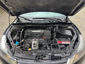 Hyundai Elantra Limited Sedan FWD (2.0L 4cyl 6A) 2017 Burgundy
