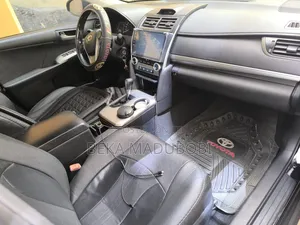 Toyota Camry SE 4dr Sedan (2.5L 4cyl 6A) 2013 Black