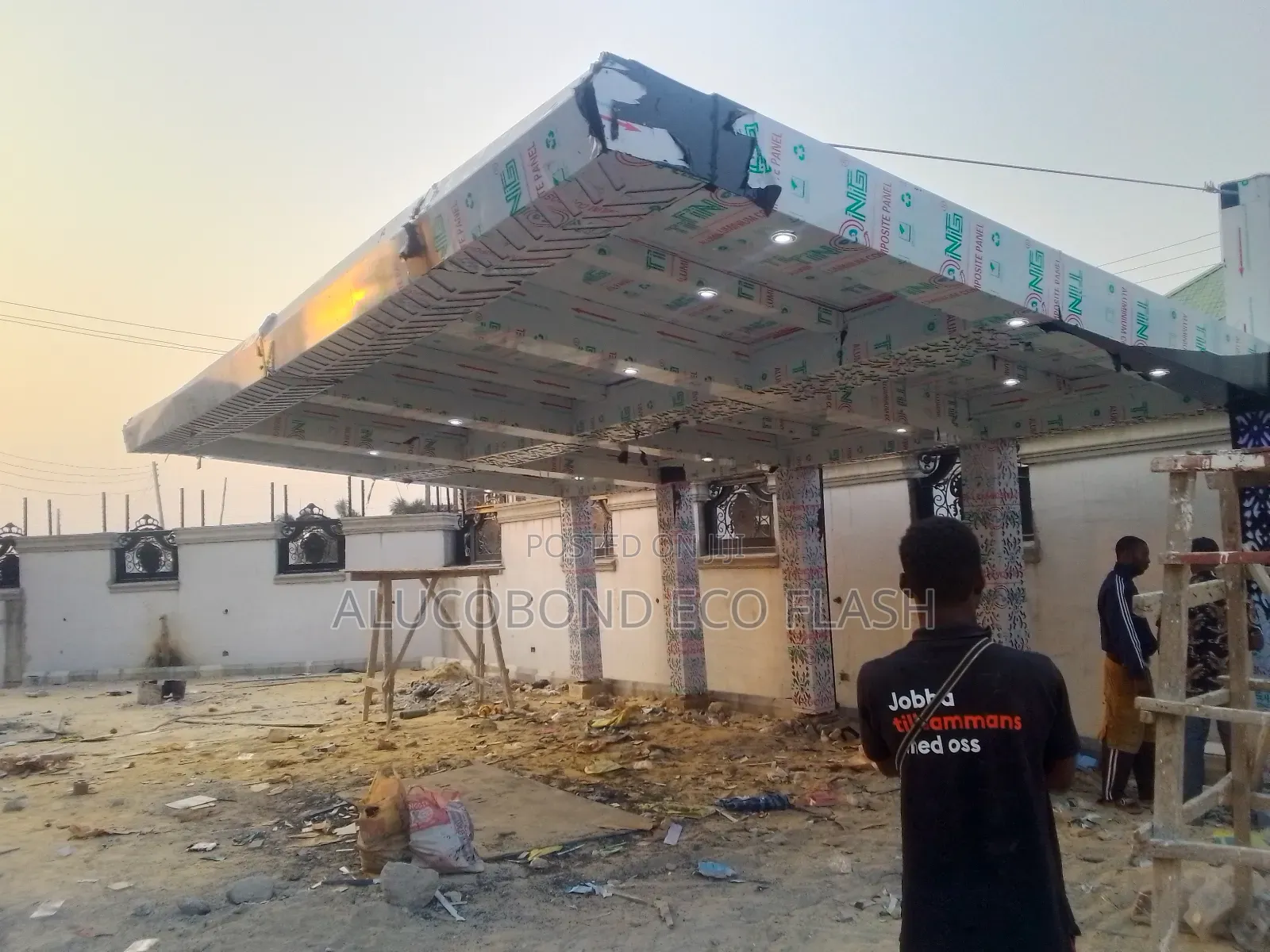 Alucobond Modernized Car And Rest Ports