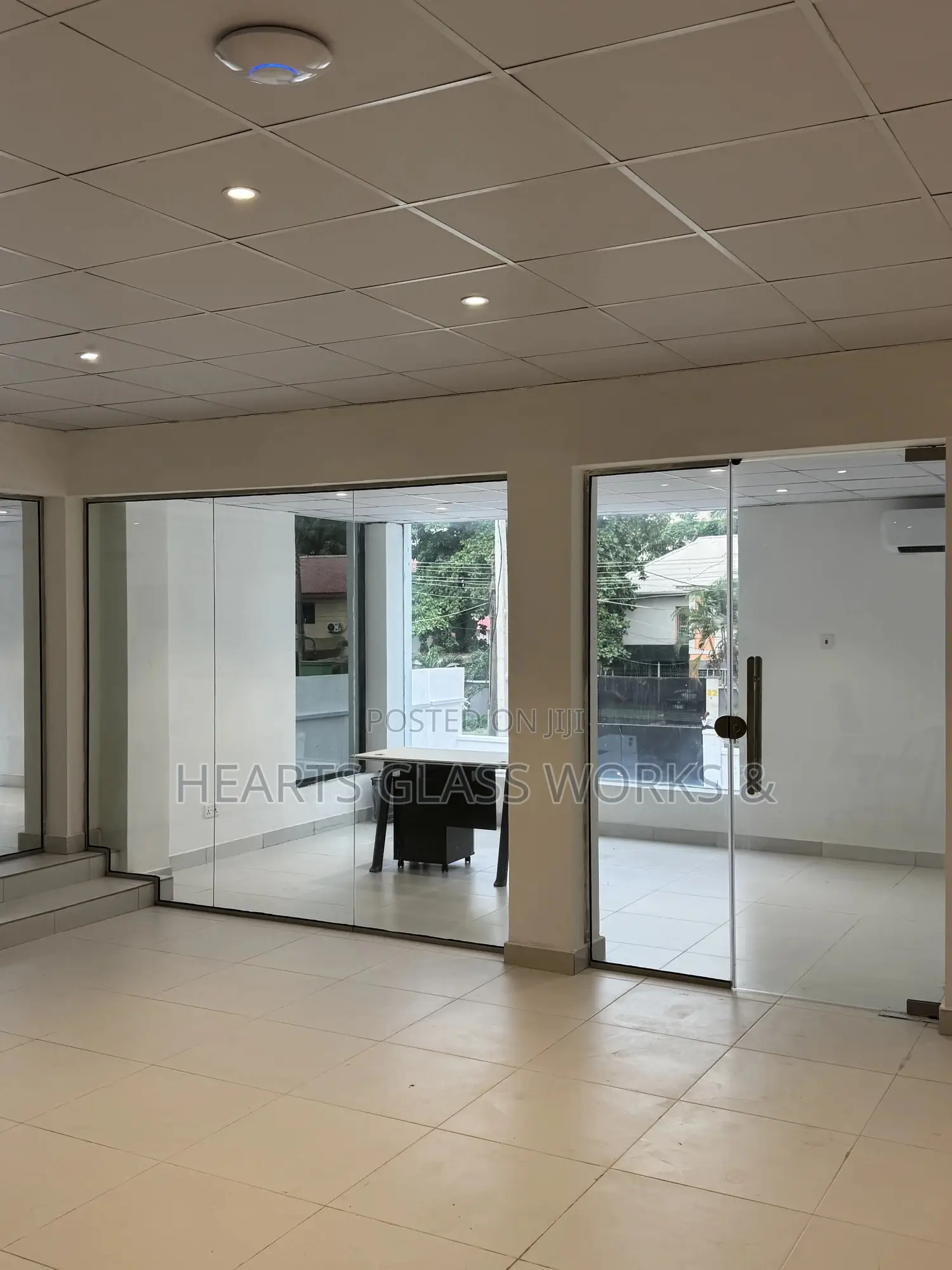 Elegance in Transparency. Redefining Spaces With Glass Partitions.