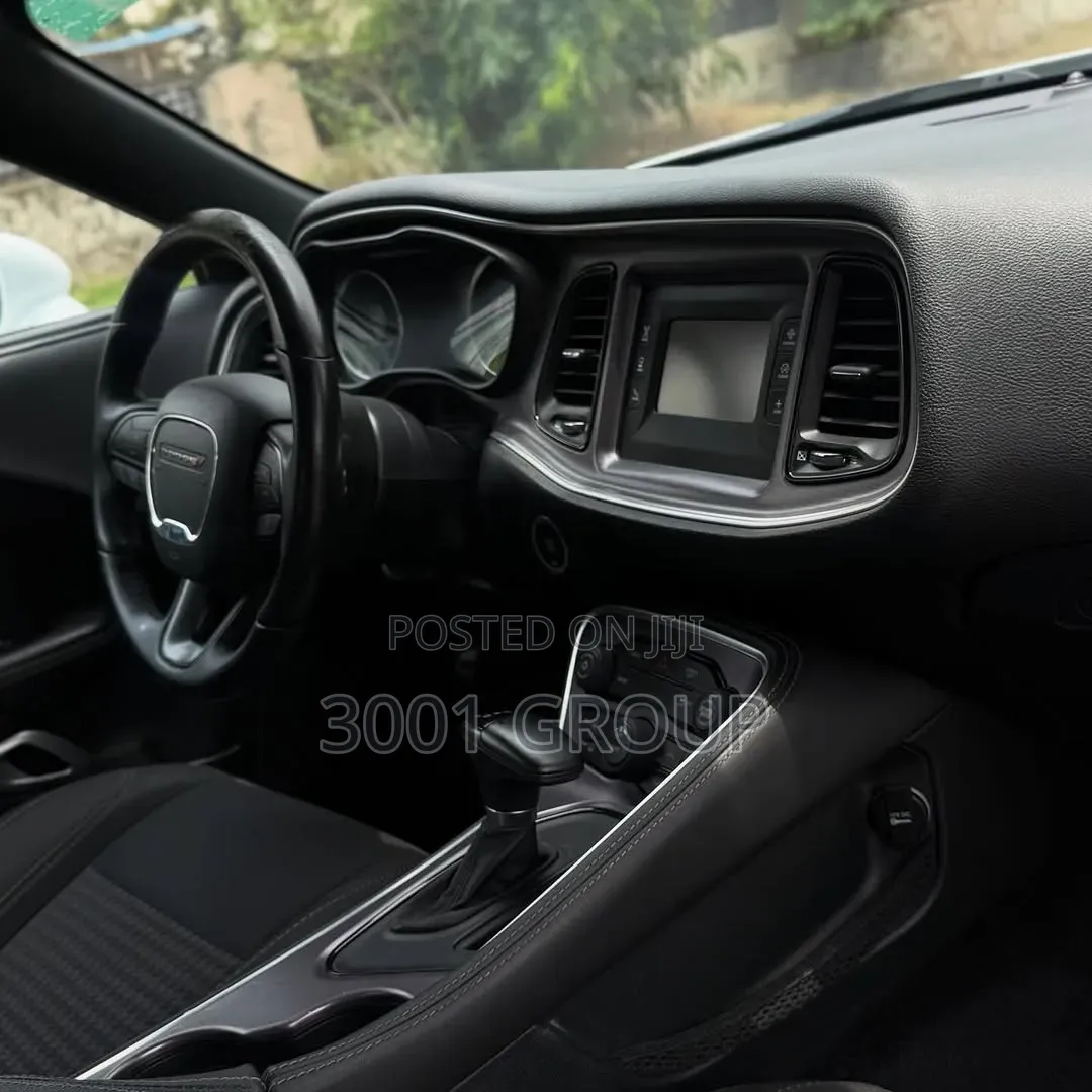 Dodge Challenger 2018 White