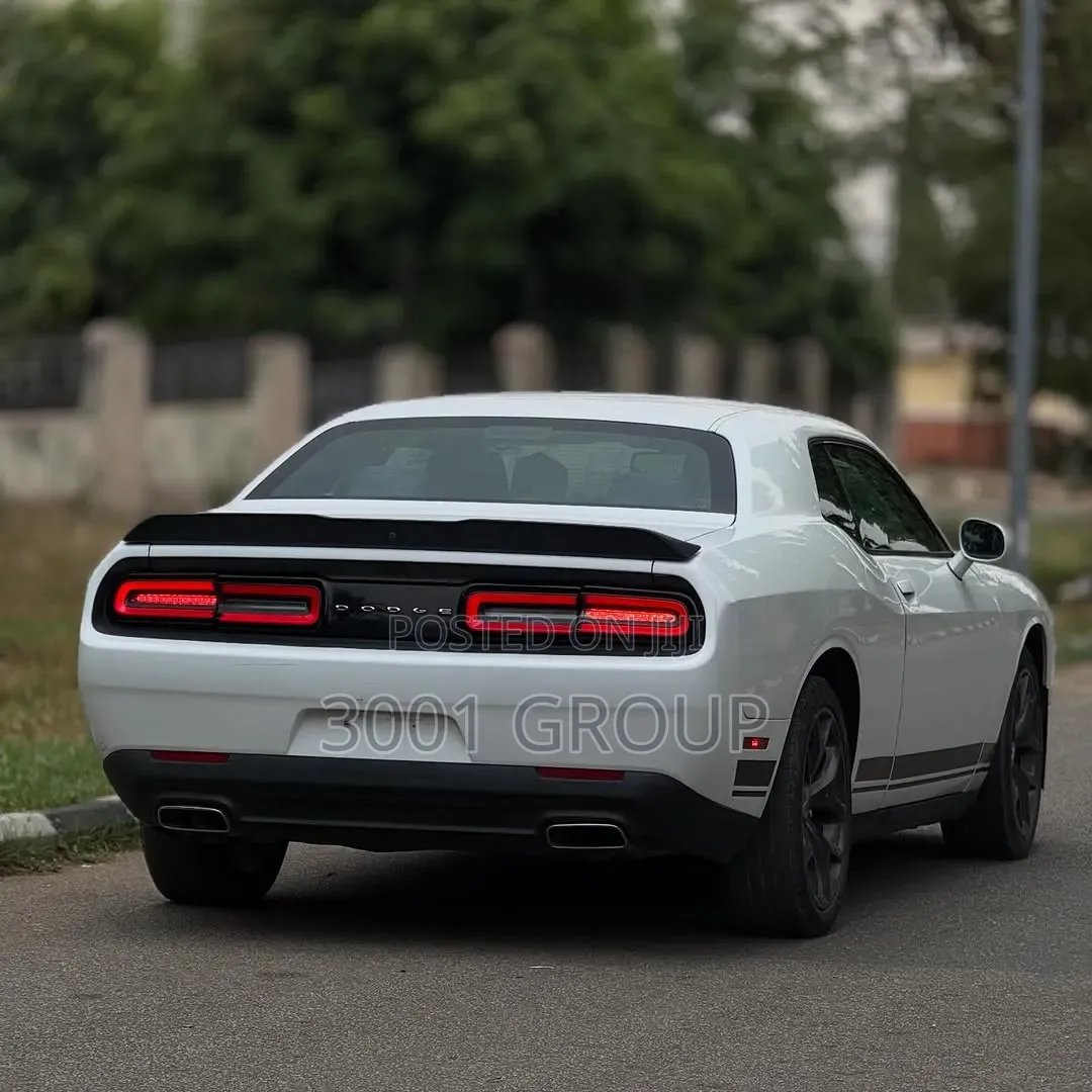Dodge Challenger 2018 White