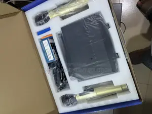 Microphone Ut-883 Wireless Microphone System.
