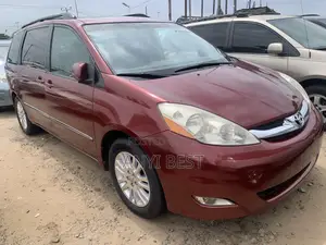 Toyota Sienna 2008 Red