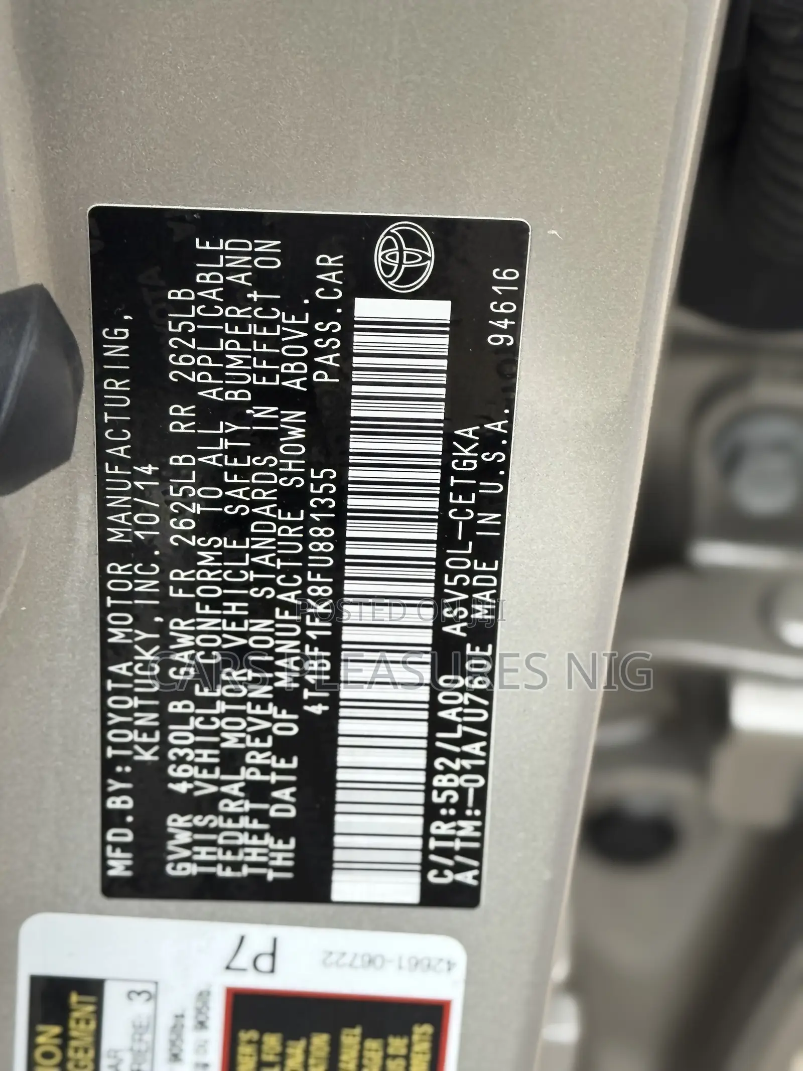 Toyota Camry XLE 4dr Sedan (2.5L 4cyl 6A) 2016 Gold