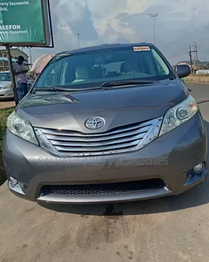 Toyota Sienna 2011 Gray