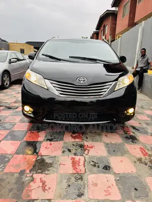 Toyota Sienna XLE 7 Passenger 2010 Black