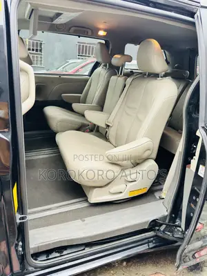 Toyota Sienna XLE 7 Passenger 2010 Black