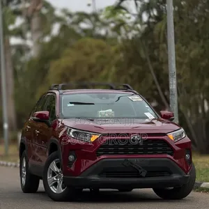 Toyota RAV4 XLE 2021 Maroon