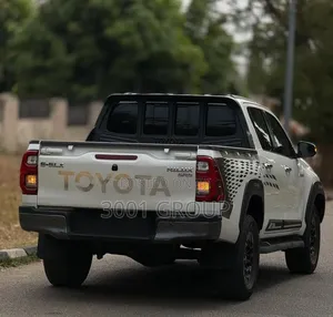 Toyota Hilux Revo Smart Cab Deisel 2.8 AWD 2021 White